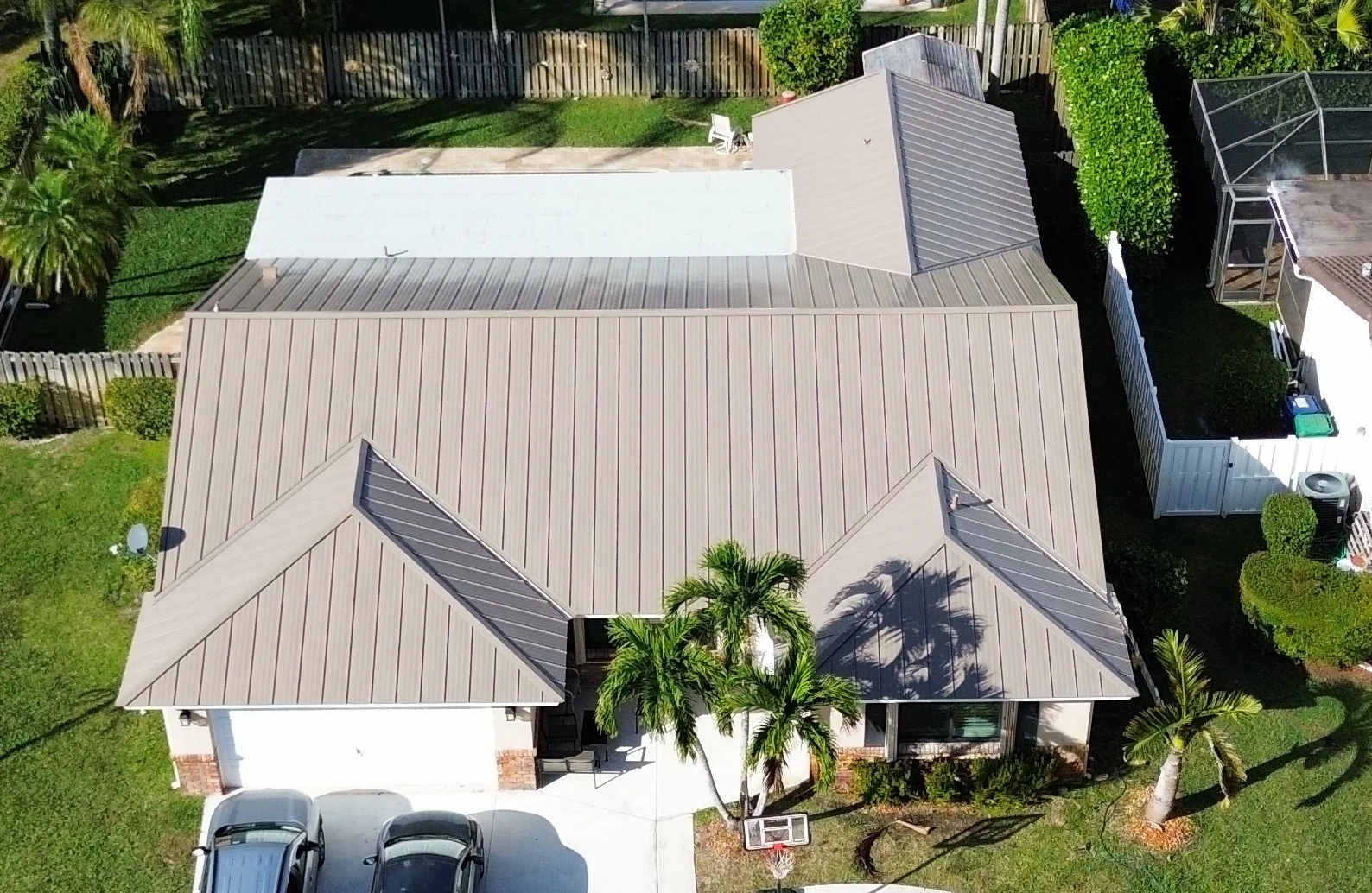 Experienced roofing team from Lapeyre Roofing working on a Pemberton Heights roof